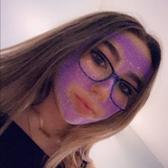 Meet your Posher, Lacey - Picture 1 of 1